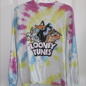 Looney Tunes T-shirt.